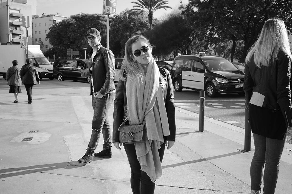 B&W
