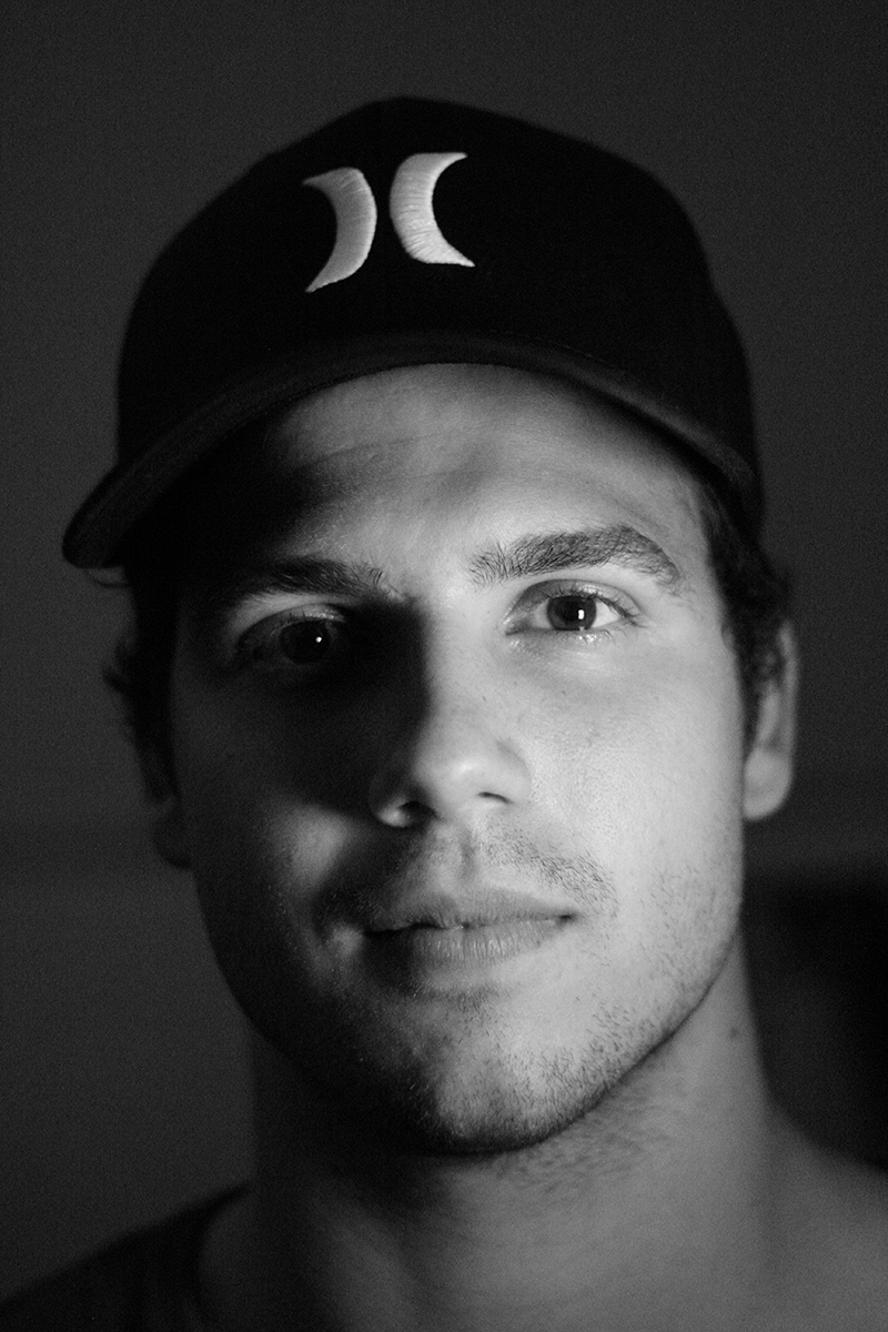 B&W